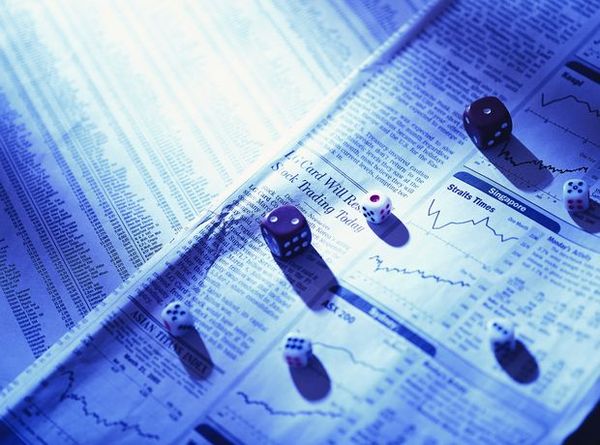 日本央行政策决议前日债与美元兑日元承压